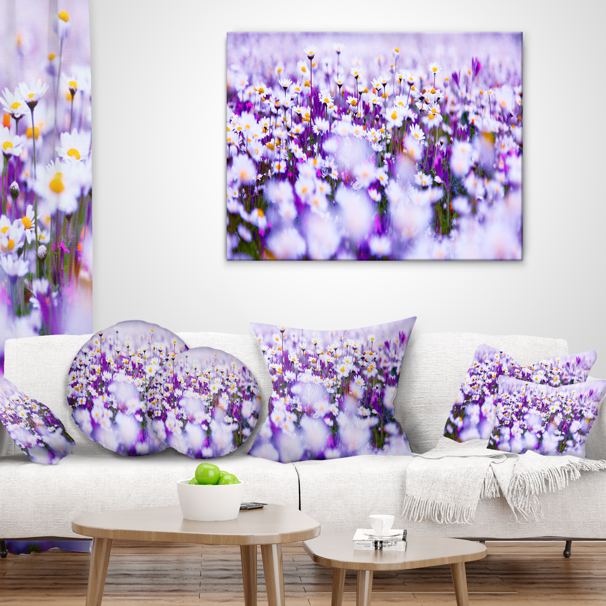 Designart Daisy Field Photography Panorama - Floral Throw Pillow - 18x18
