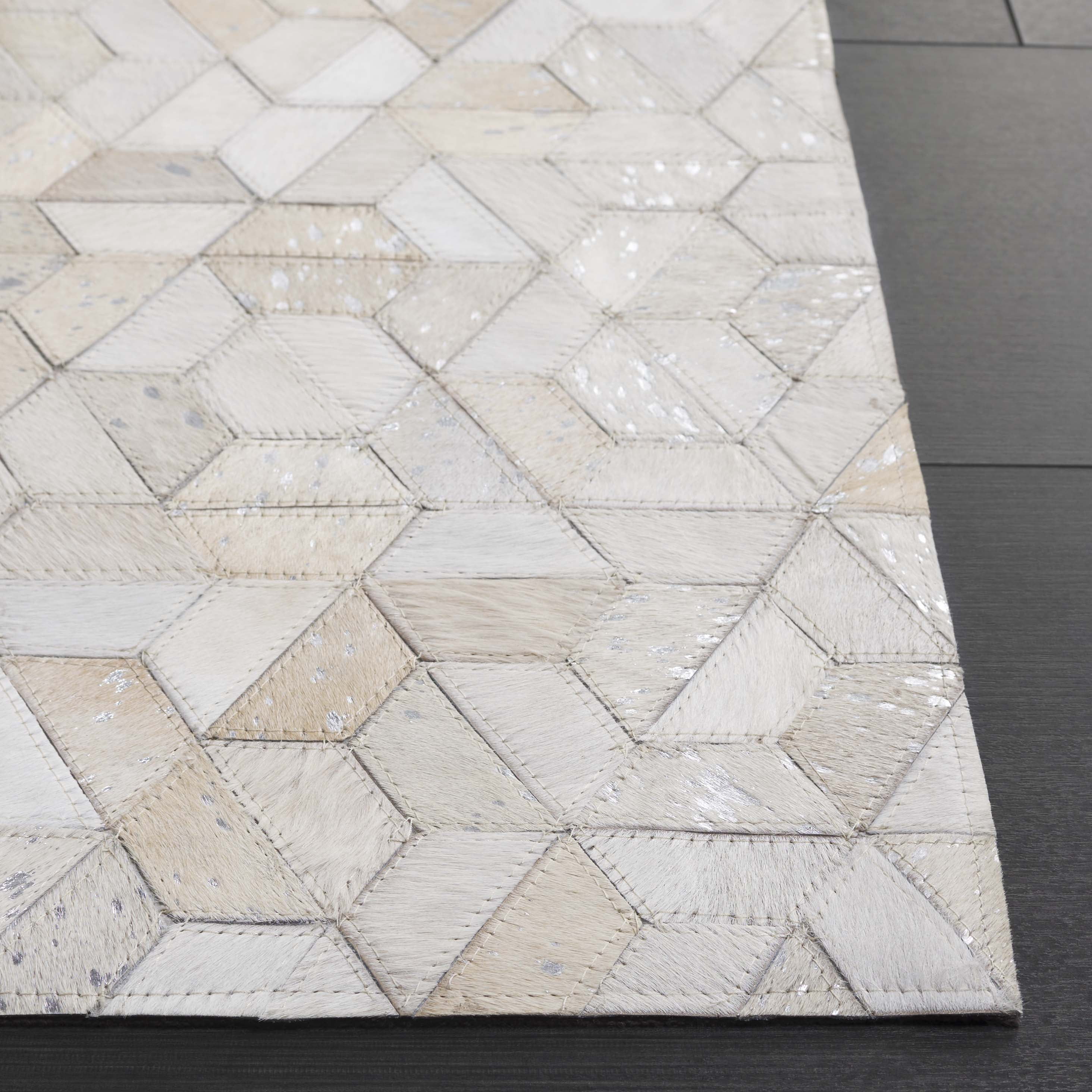 SAFAVIEH Studio Leather June Geometric Area Rug, Ivory/Silver, 5' x 8'