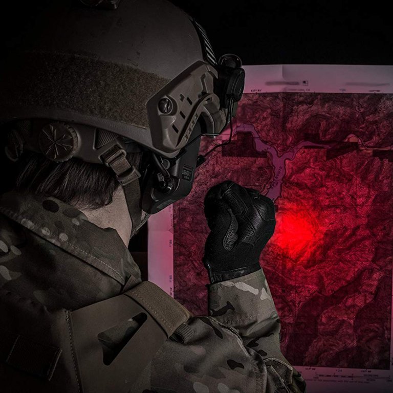 SUREFIRE AVIATOR ブラックハンディライト SureFire Aviator LED Flashlight, Dual Output, White/Red