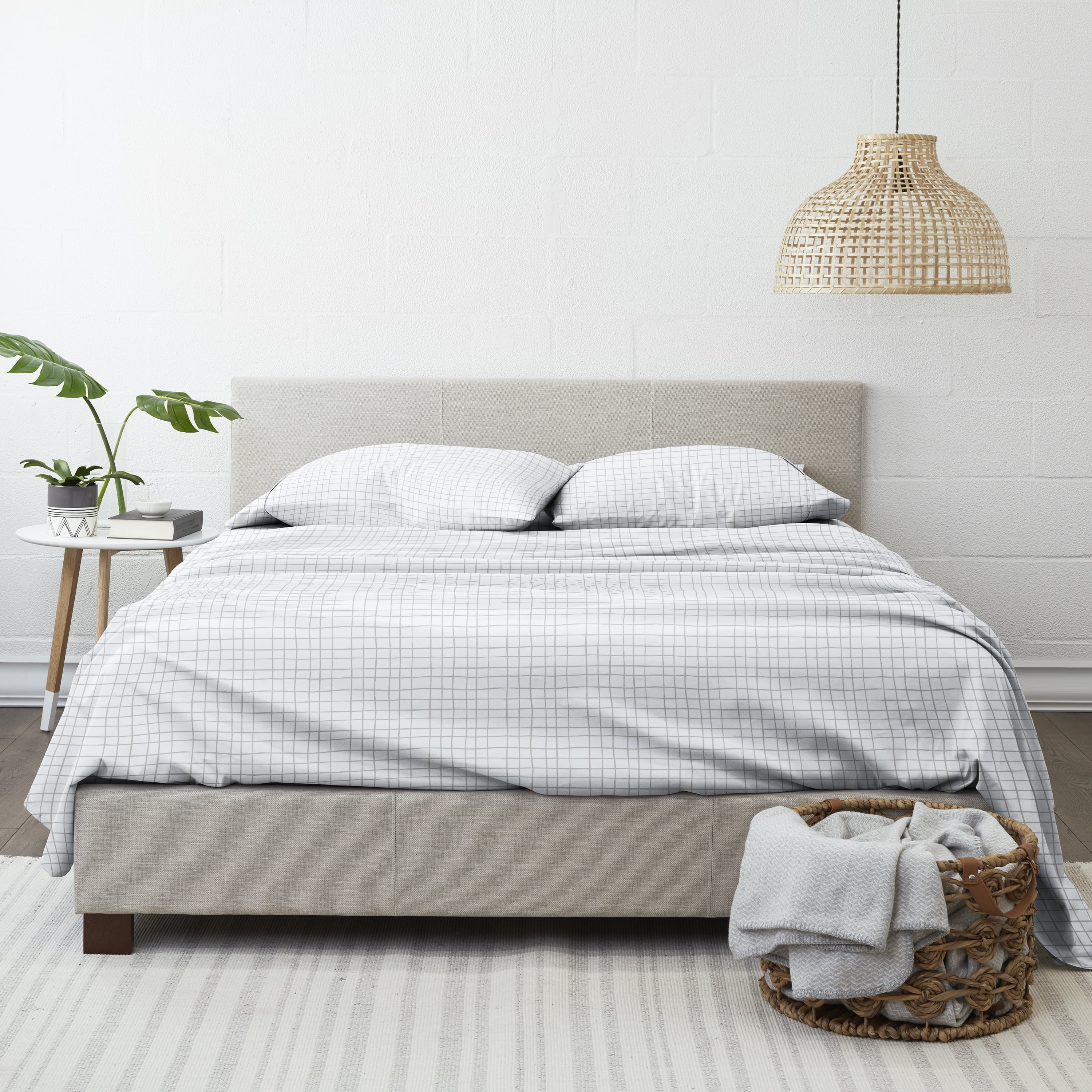 Noble Linens 4 Piece Pattern Microfiber Bed Sheets Set, Light Gray Crossroad, California King