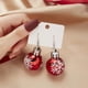 thumbnail image 1 of xihome Pack de 2 pendientes colgantes de bolas navideñas de plstico, accesorio de joyera ligero y festivo para mujer, 1 of 6