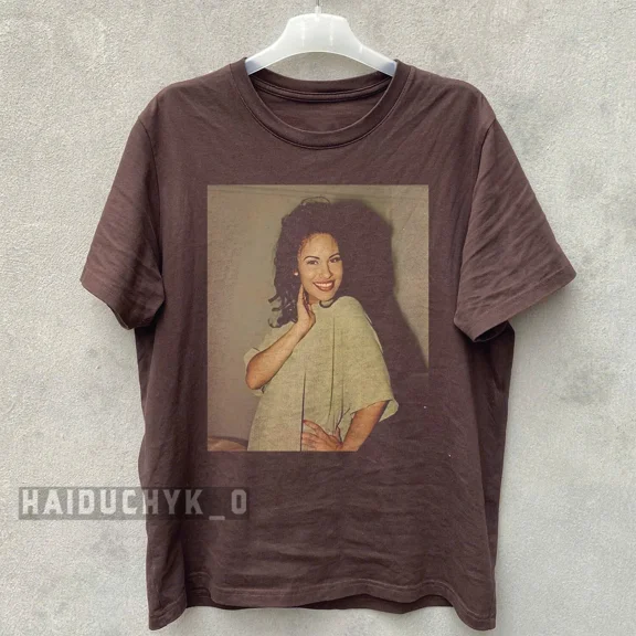 Selena Quintanilla Unisex Russet T-shirt