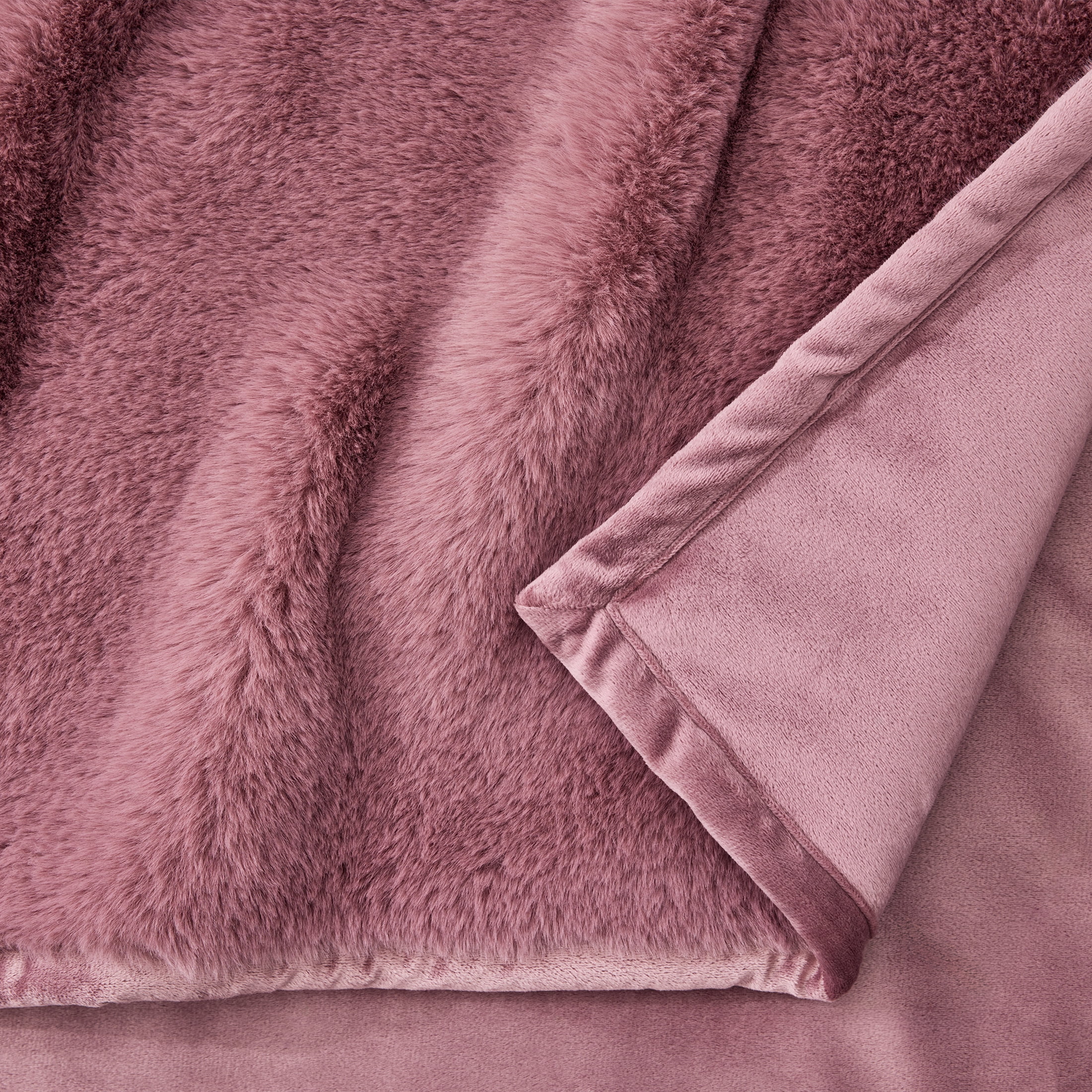 Better Homes & Gardens Violet Gem Faux Fur Oversized Throw Blanket, 50 in x 72 in