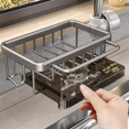 thumbnail image 2 of Soporte para esponja sobre el grifo Organizador para fregadero de cocina, rejilla de drenaje colgante desmontable de aluminio espacial con gancho plateado, 2 of 4