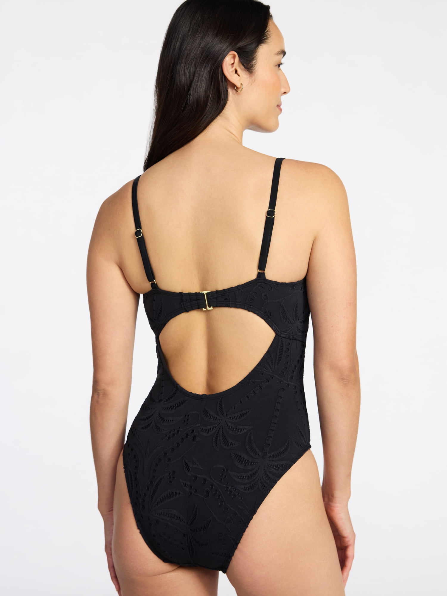 Time and Tru Women's and Women's Plus Size Eyelet Embroidered V Wire One Piece Swimsuit, Sizes XS-3X
