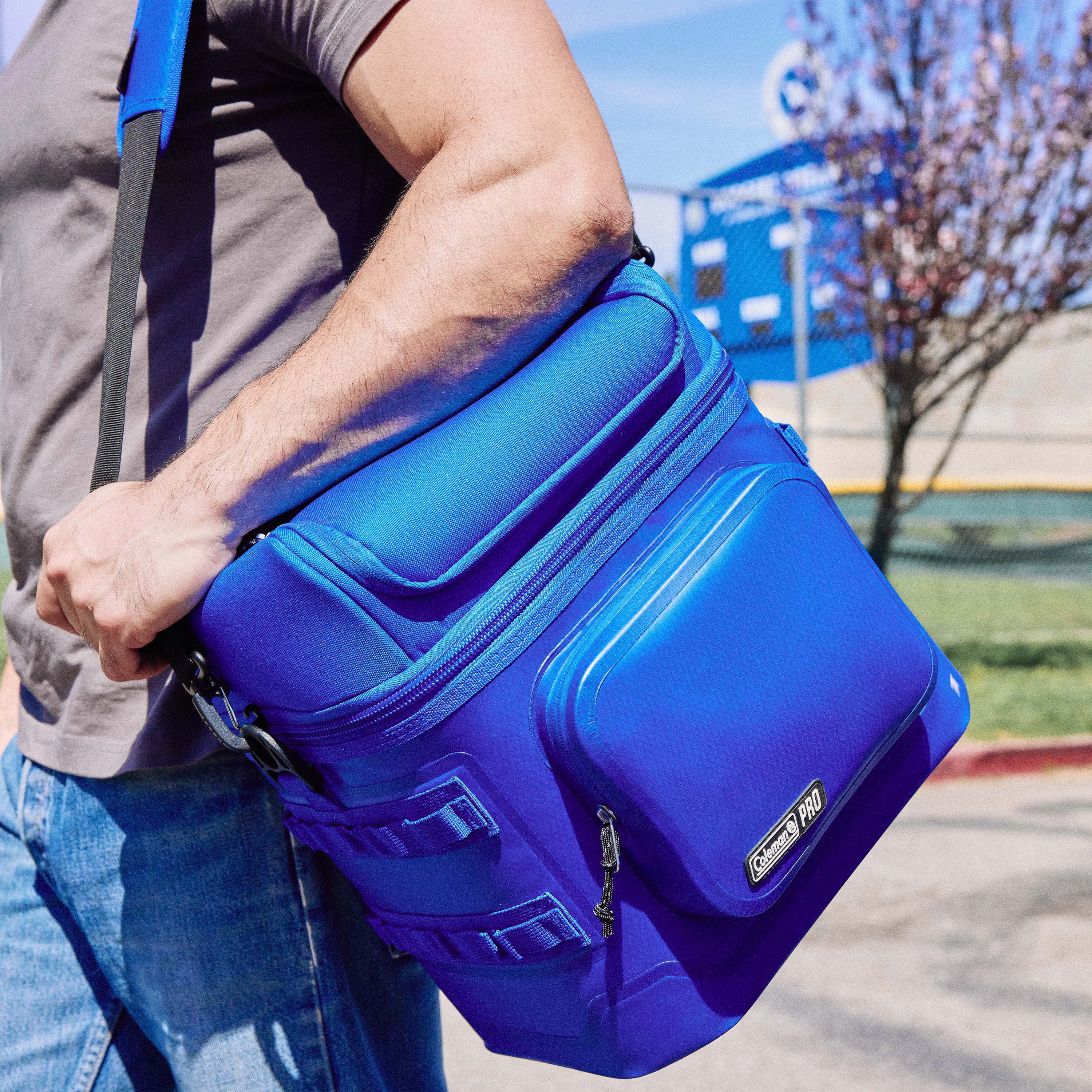 Coleman Pro Premium Soft Cooler, 24 Can (32 qt) Lunchbox with Insulated Lid & Body, Stays Cold up to 35 Hours