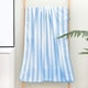 thumbnail image 4 of Toalla de terciopelo 1 pieza a rayas Poliéster grueso absorbente – Secado rápido, sin mudas, suave y mullido 70x140cm Baño de lujo grande, gimnasio, toalla de playa – morado, azul, verde, gris, 4 of 6