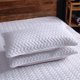 thumbnail image 1 of Fundas de almohada transpirables y resistentes al aceite de poliéster blanco con cubierta amarilla, 1 of 6