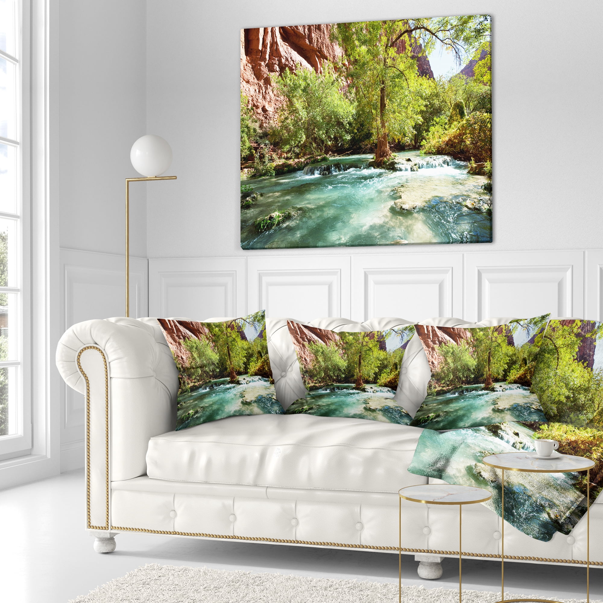 Designart Green Spring Creek in Mountains - Landscape Wall Throw Pillow - 18x18