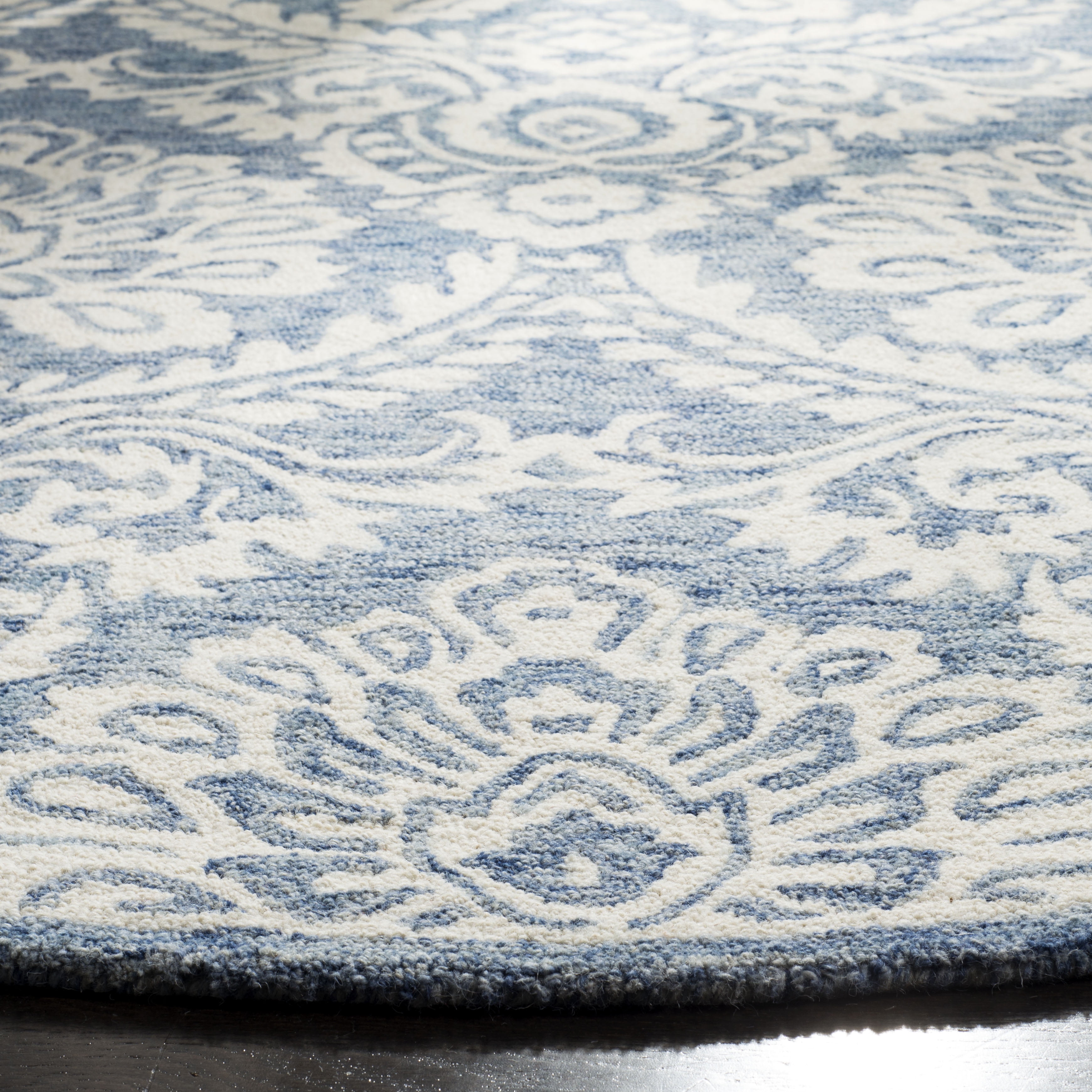 SAFAVIEH Blossom Abbey Damask Area Rug, Blue/Yellow, 6' x 6' Round