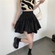 thumbnail image 5 of Falda Corta Cintura Alta Volantes Una Línea Ligera Cómoda Minifalda Skater para Citas Compras Negro M, 5 of 8