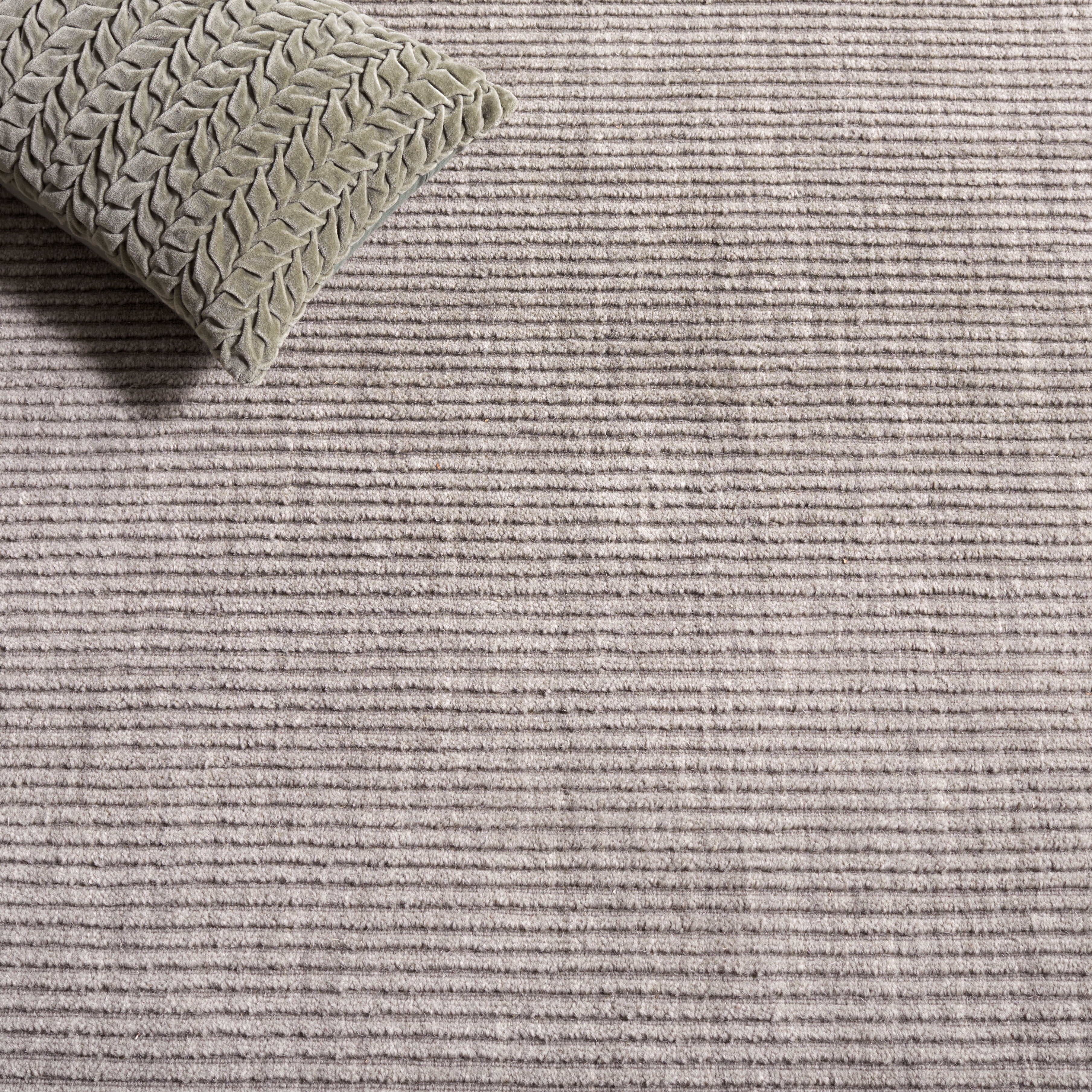 Safavieh Himalaya Hayden Solid Area Rug, Dark Gray, 4' x 6'