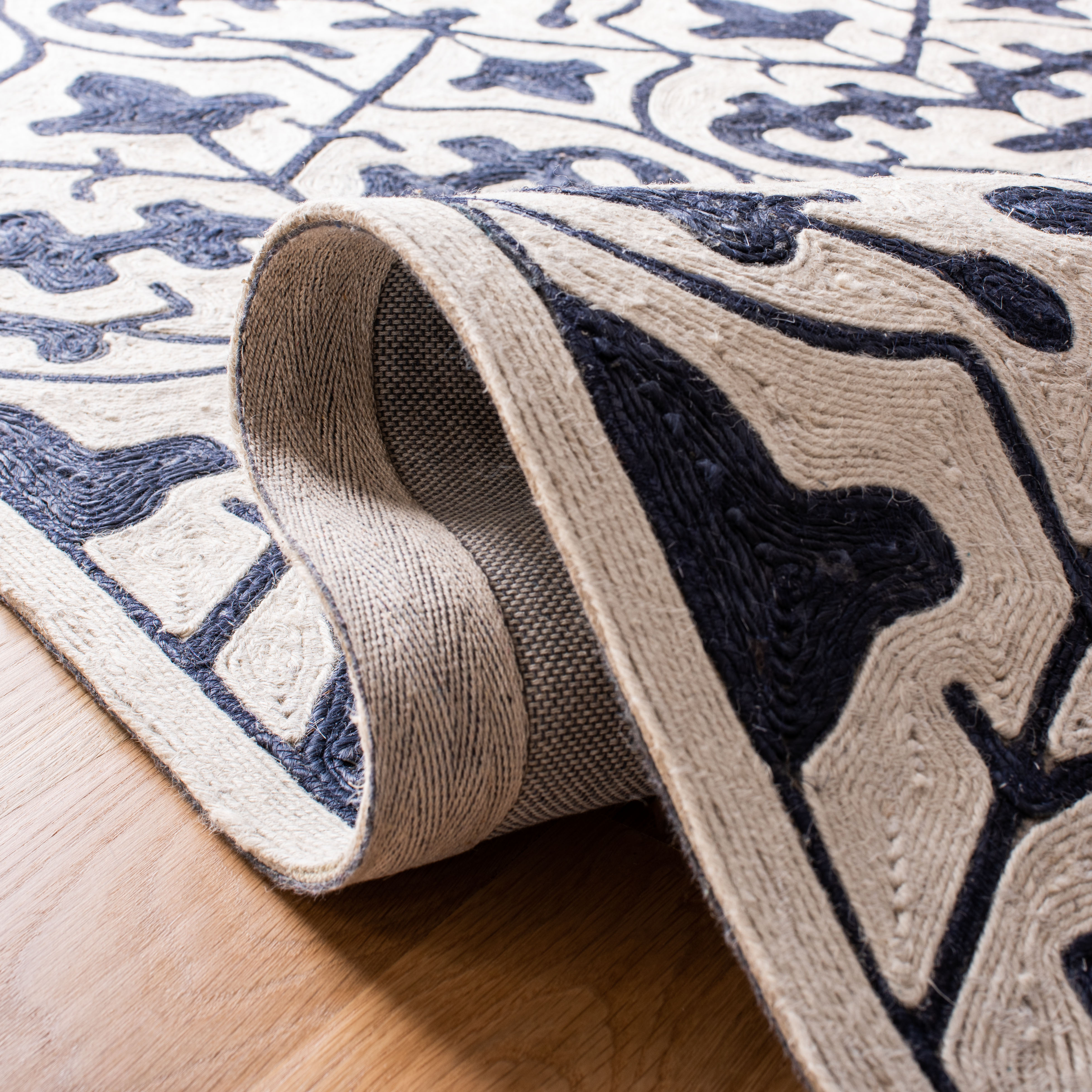 SAFAVIEH Sahara Catriona Geometric Trellis Area Rug, Navy/Ivory, 5' x 8'