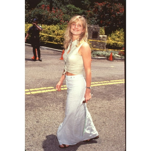 Courtney Thorne Smith In Long White Skirt And Tied Top "Pediatric Aids Foundation Benefit Photo Print (16 x 20) - Item # CPA2457