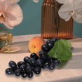 thumbnail image 1 of Figurita de uva Artificial, modelo de frutas de simulación, decoración versátil, accesorio de foto realista, adorno de exhibición, modelo de fruta 36 uvas negras, 1 of 8