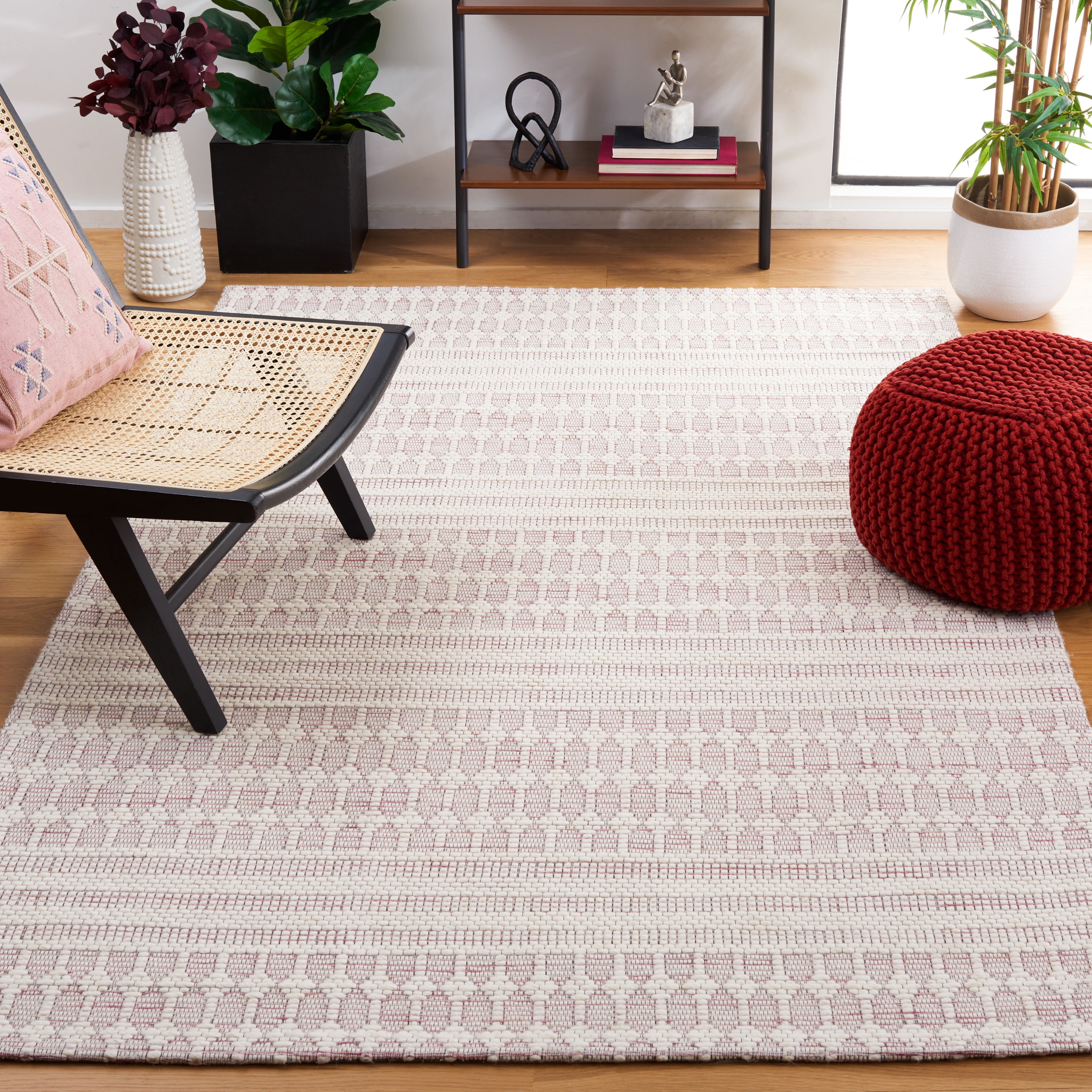 SAFAVIEH Marbella Norton Geometric Area Rug, Pink/Ivory, 4' x 6'