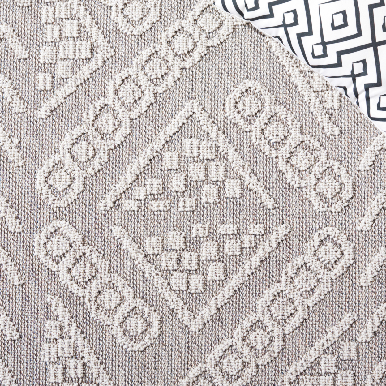 SAFAVIEH Global Hermite Bordered Indoor/Outdoor Area Rug, Grey/Ivory, 6'7" x 6'7" Round