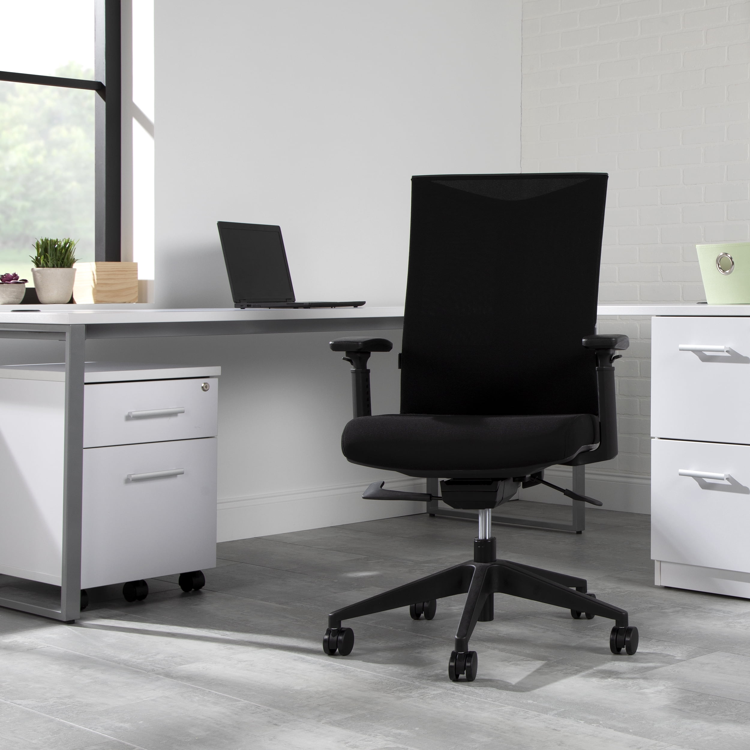HON Basyx Movement Commercial-Grade Mesh Task Chair, Office Chair, in Black (BSX170VA10T)