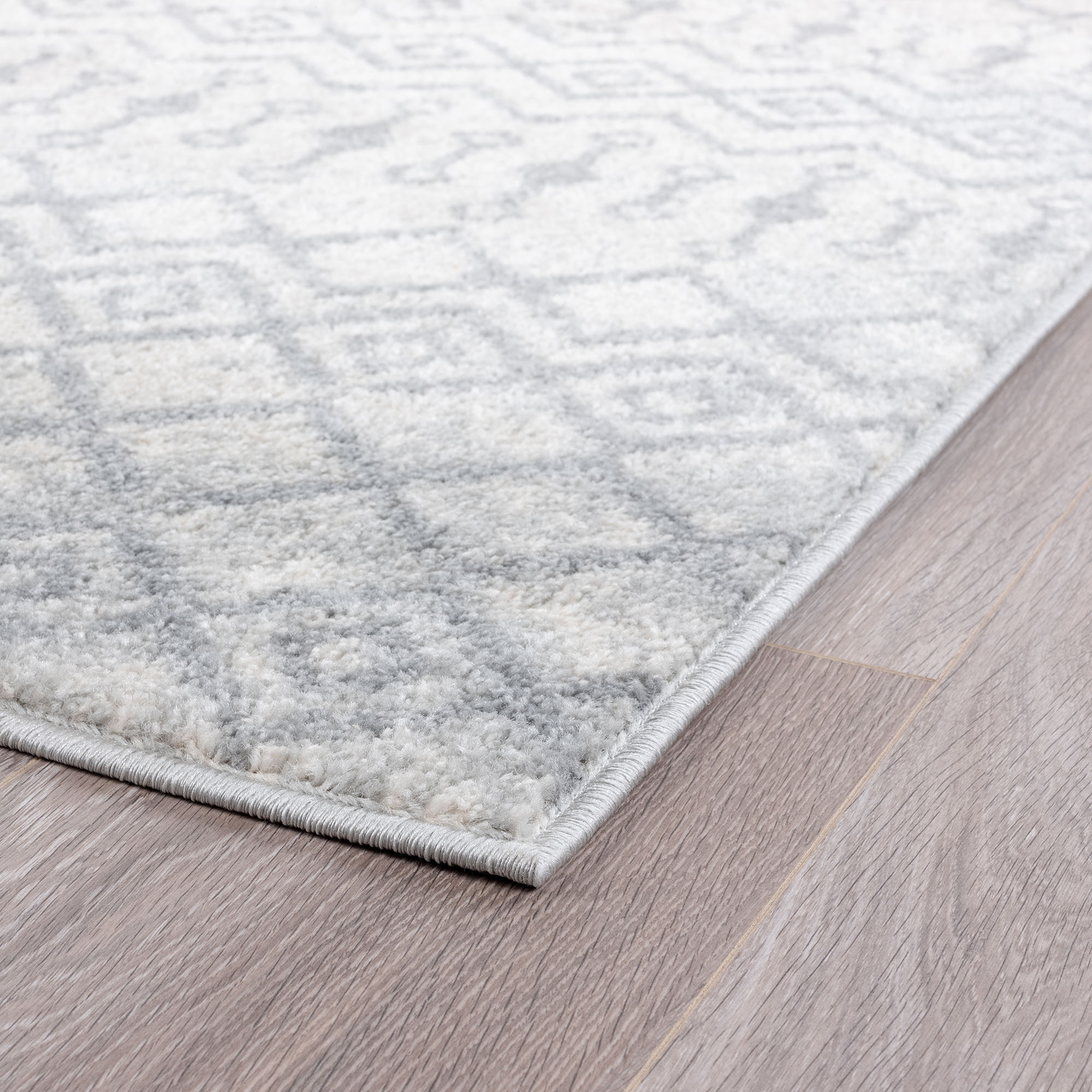 Diamond Contemporary 5' x 7' Beige and Gray Polypropylene Indoor Area Rug