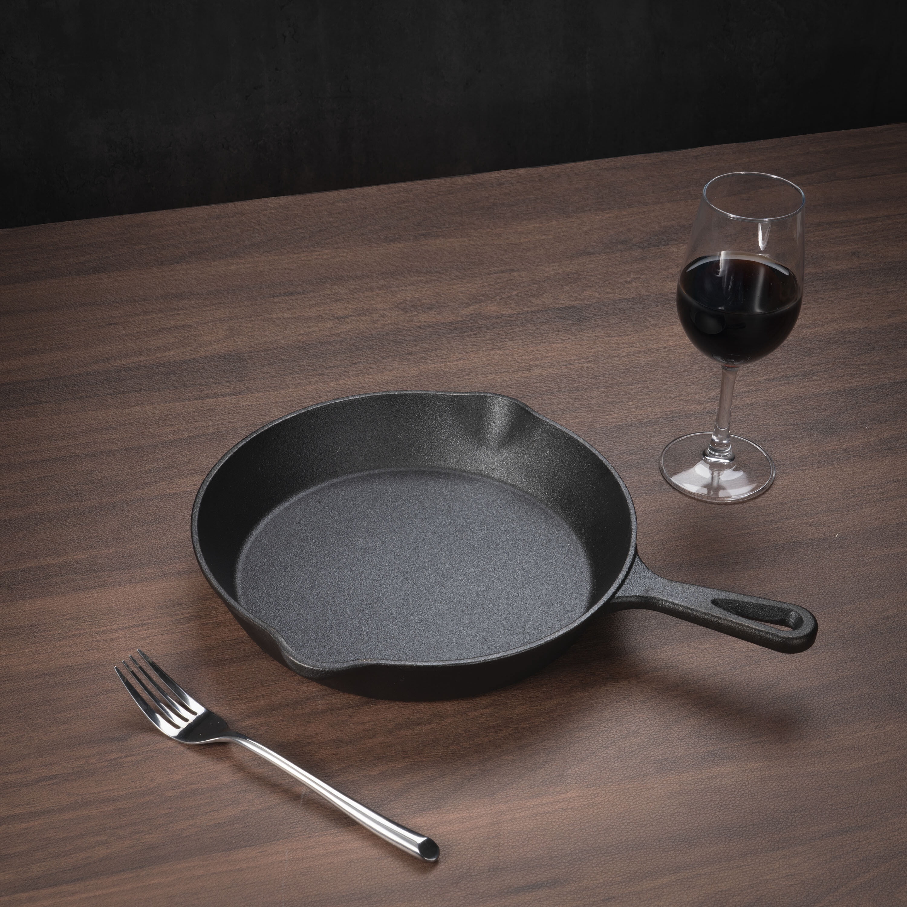 Mainstays 10.5 in Pre-Seasoned Cast Iron Skillet, Black