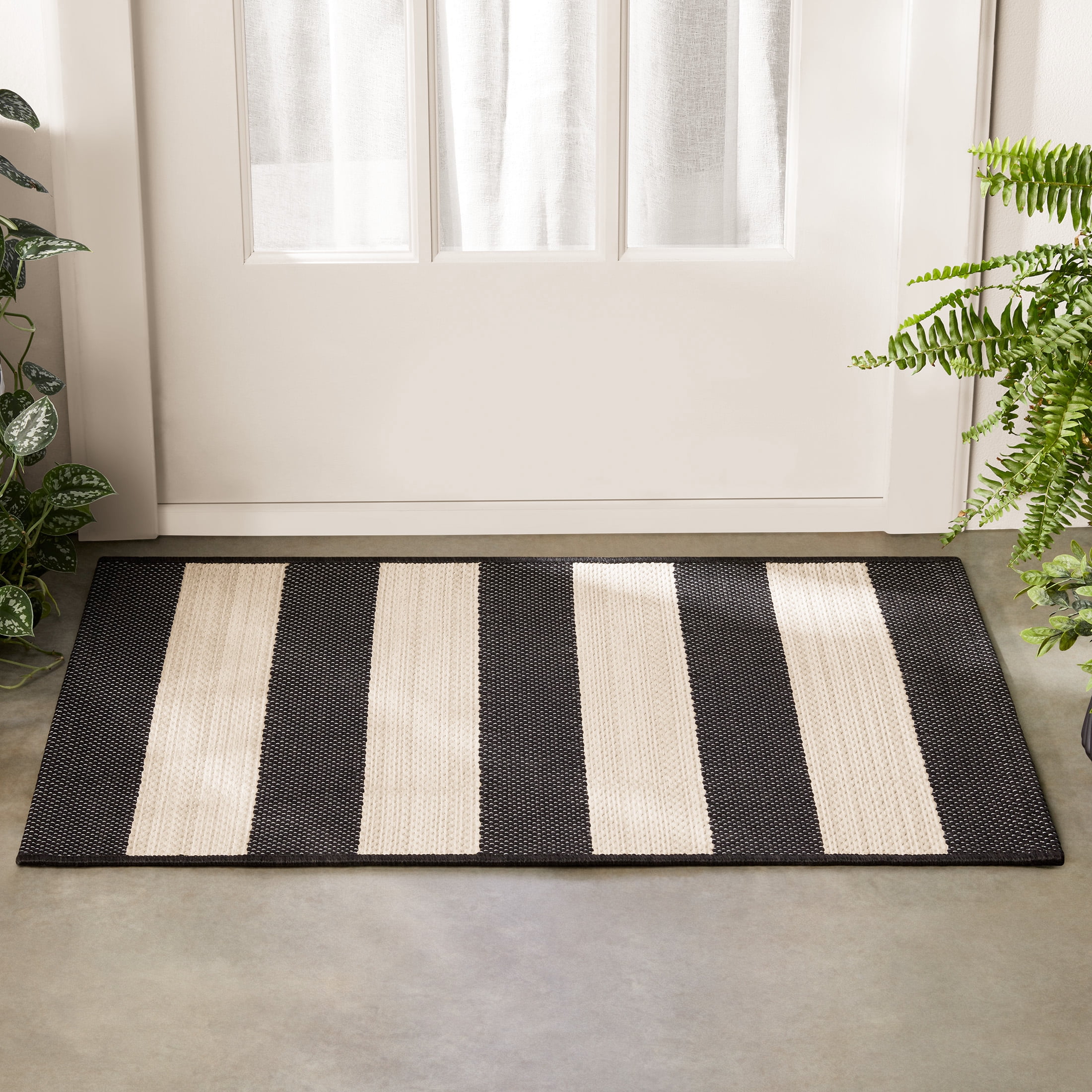 Mainstays 24 in x 36 in Black & White Cabana Stripe Outdoor Scatter Rug