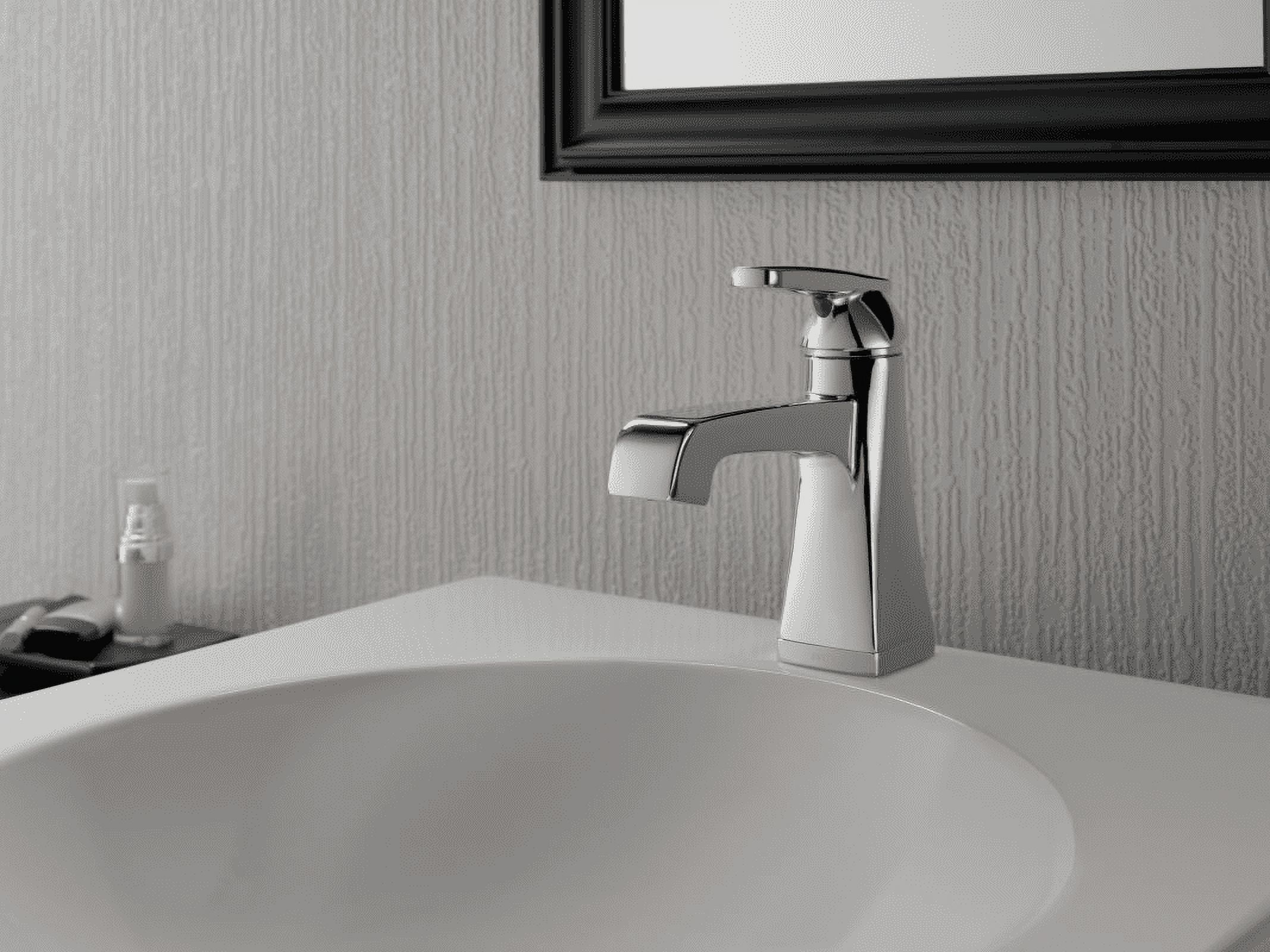 Delta Ashlyn Single Handle Bathroom Faucet with Metal Drain Assembly in Chrome 564-MPU-DST