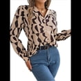 thumbnail image 2 of Camisa de Larga con Botones Geométricos para Mujer, Blusa Informal Ajustada con Cuello y Estampado Integral. Caqui M, 2 of 10