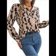 thumbnail image 2 of Camisa de Larga con Botones Geométricos para Mujer, Blusa Informal Ajustada con Cuello y Estampado Integral. Caqui XL, 2 of 10