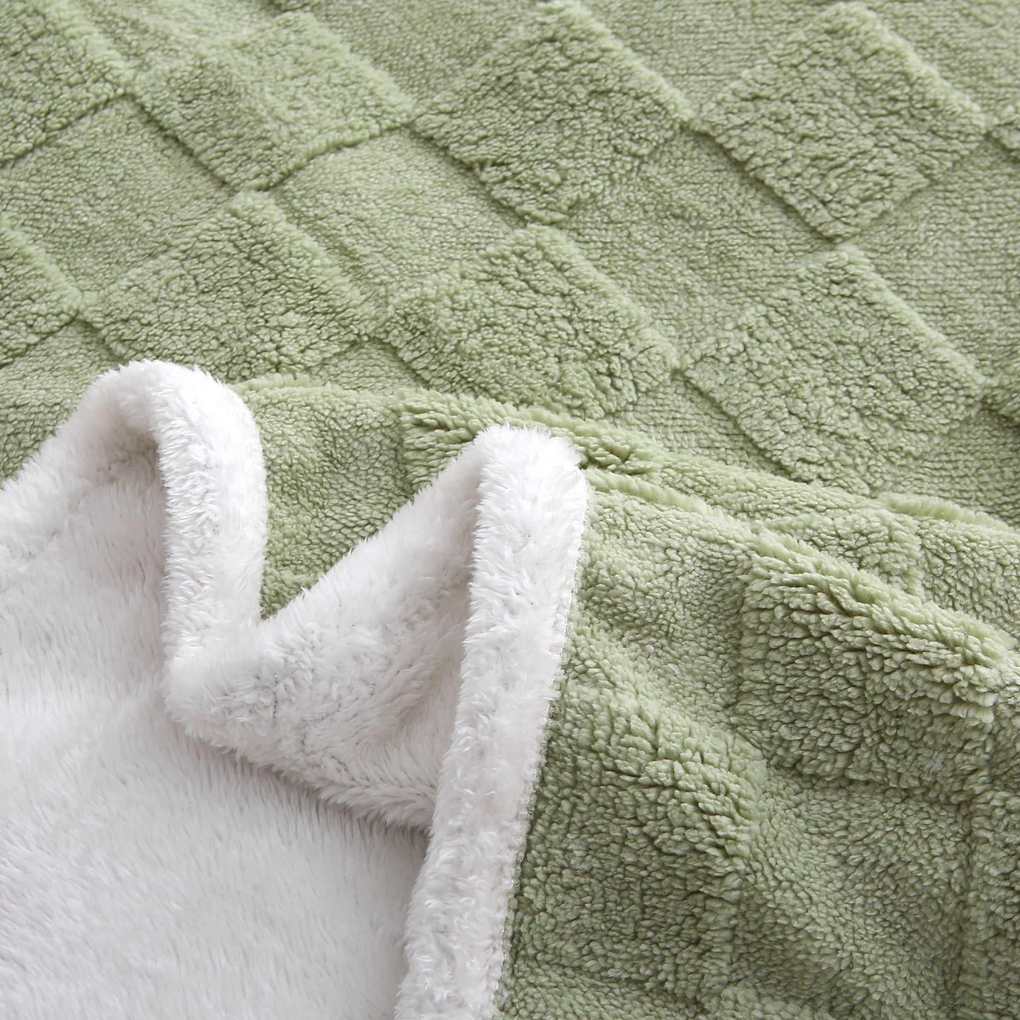 Fleece King Blanket for Sofa - Soft Lightweight Plush Cozy Fuzzy Microfiber Checkered Warm Blanket, 80x91 inches, Green