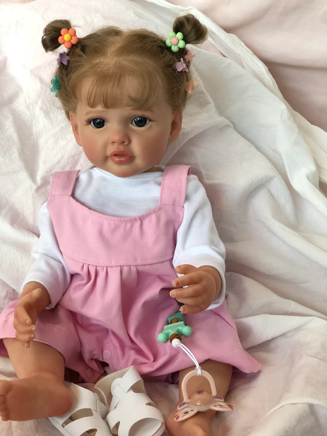 iCradle Lifelike Lovely Reborn Baby Dolls 22 inches 55 cm Soft Vinyl Realistic Newborn Dolls Real Life Adorable Girl Toys for Kids Age 3+