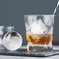 thumbnail image 2 of Juego de 4 Bandejas para Hielo: 2 Esféricas con Tapa y Embudo + 2 Cuadradas Grandes 2" Silicona Premium para Whisky y Cócteles, 2 of 5