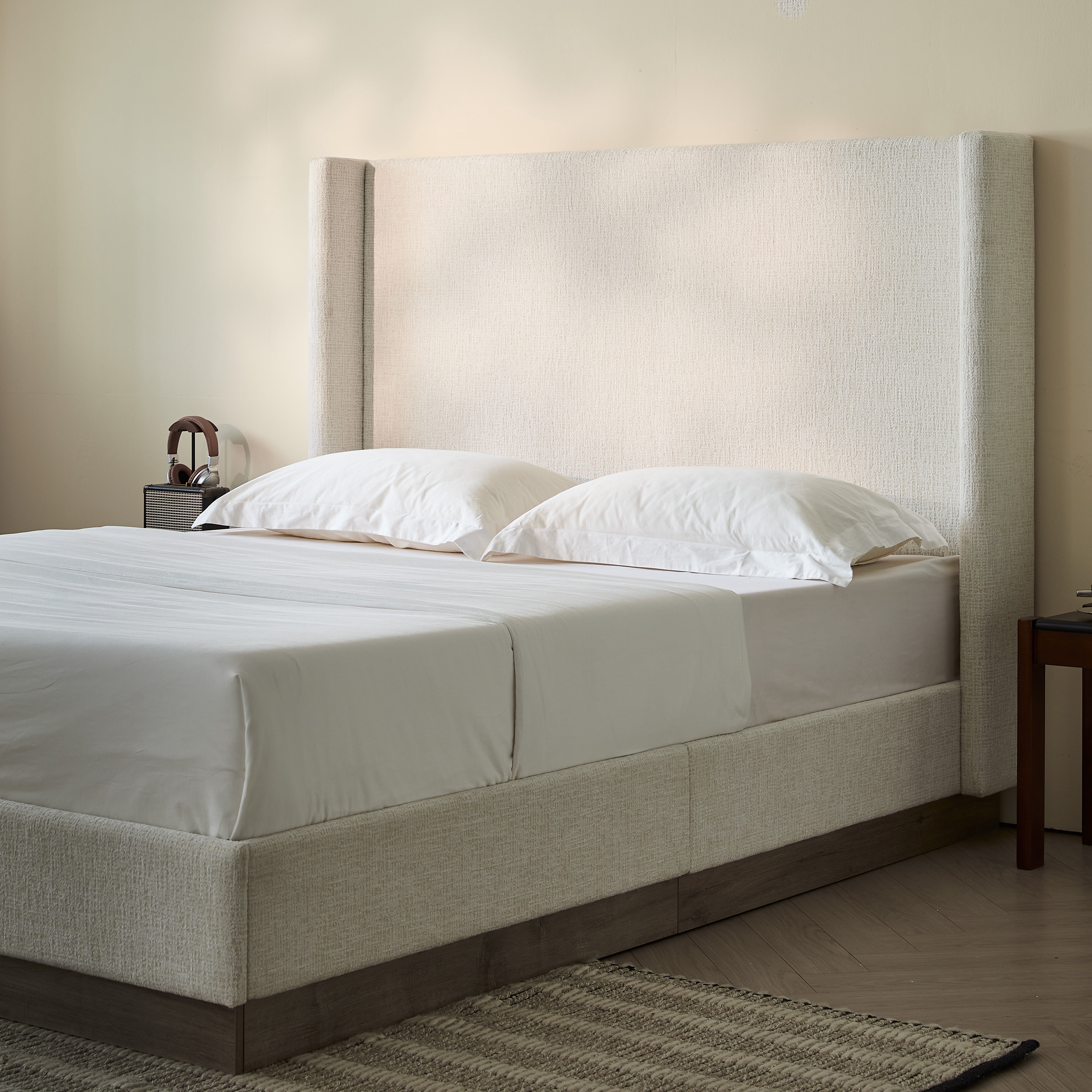 Miniyam Full Size Upholstered Platform Bed Frame with Wingback Headboard for Adult