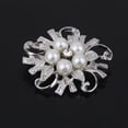 thumbnail image 3 of Broche de Flor de Lujo con Incrustaciones de Perlas Sintéticas Y de Imitación - Plata Zulema Broche de la flor, 3 of 6
