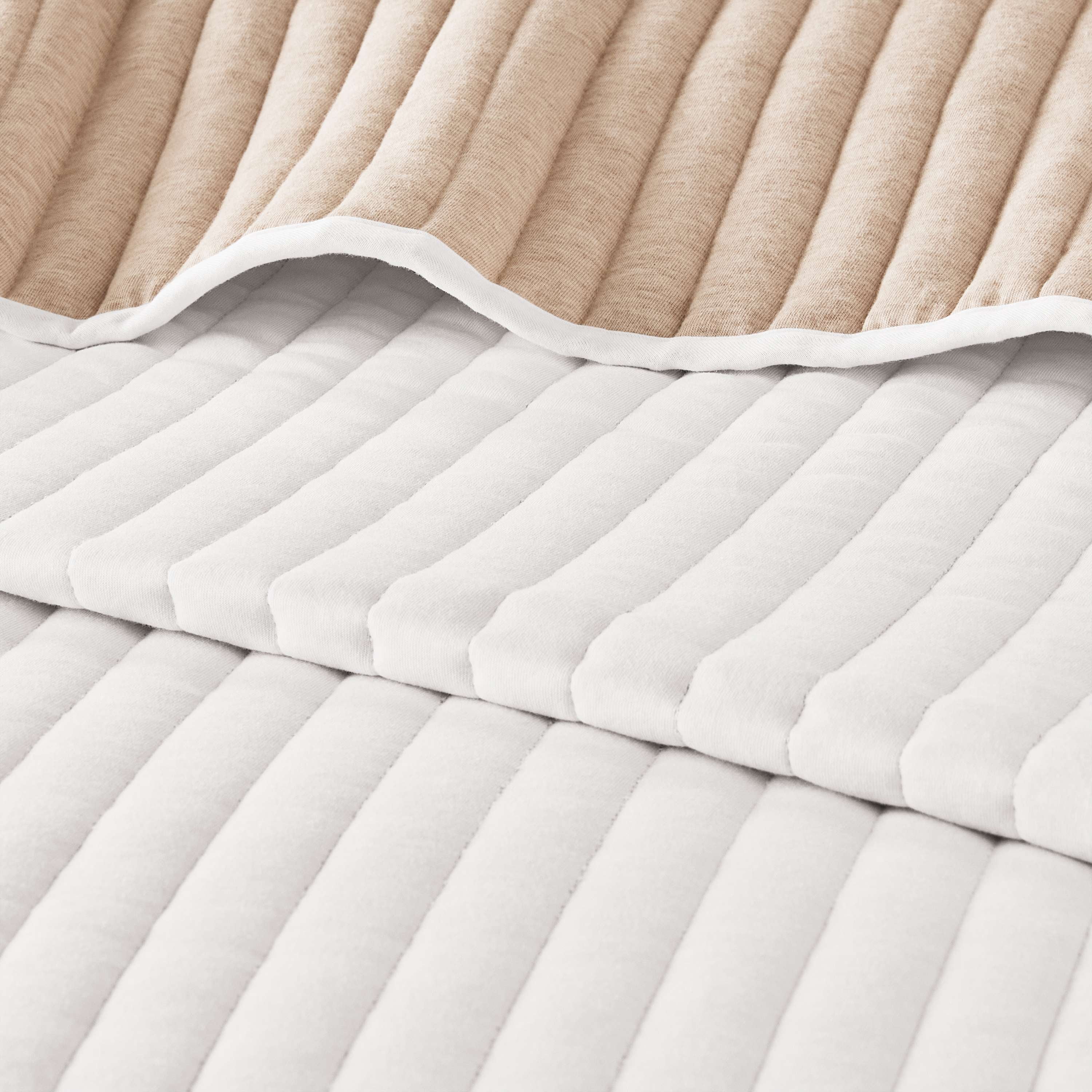 Mainstays White Cotton Quilts, Queen - Reversible