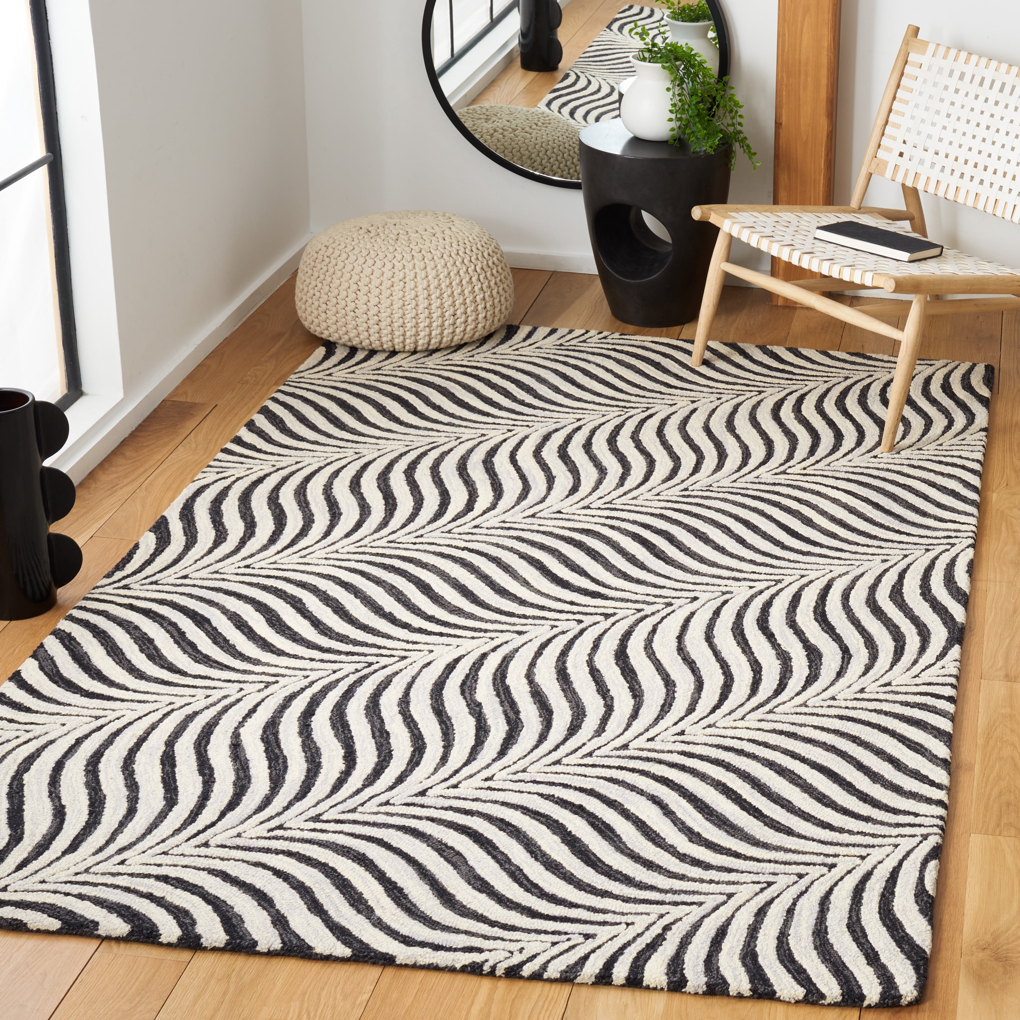 SAFAVIEH Metro Quinn Wavy Striped Area Rug, Black/Beige, 6' x 6' Square
