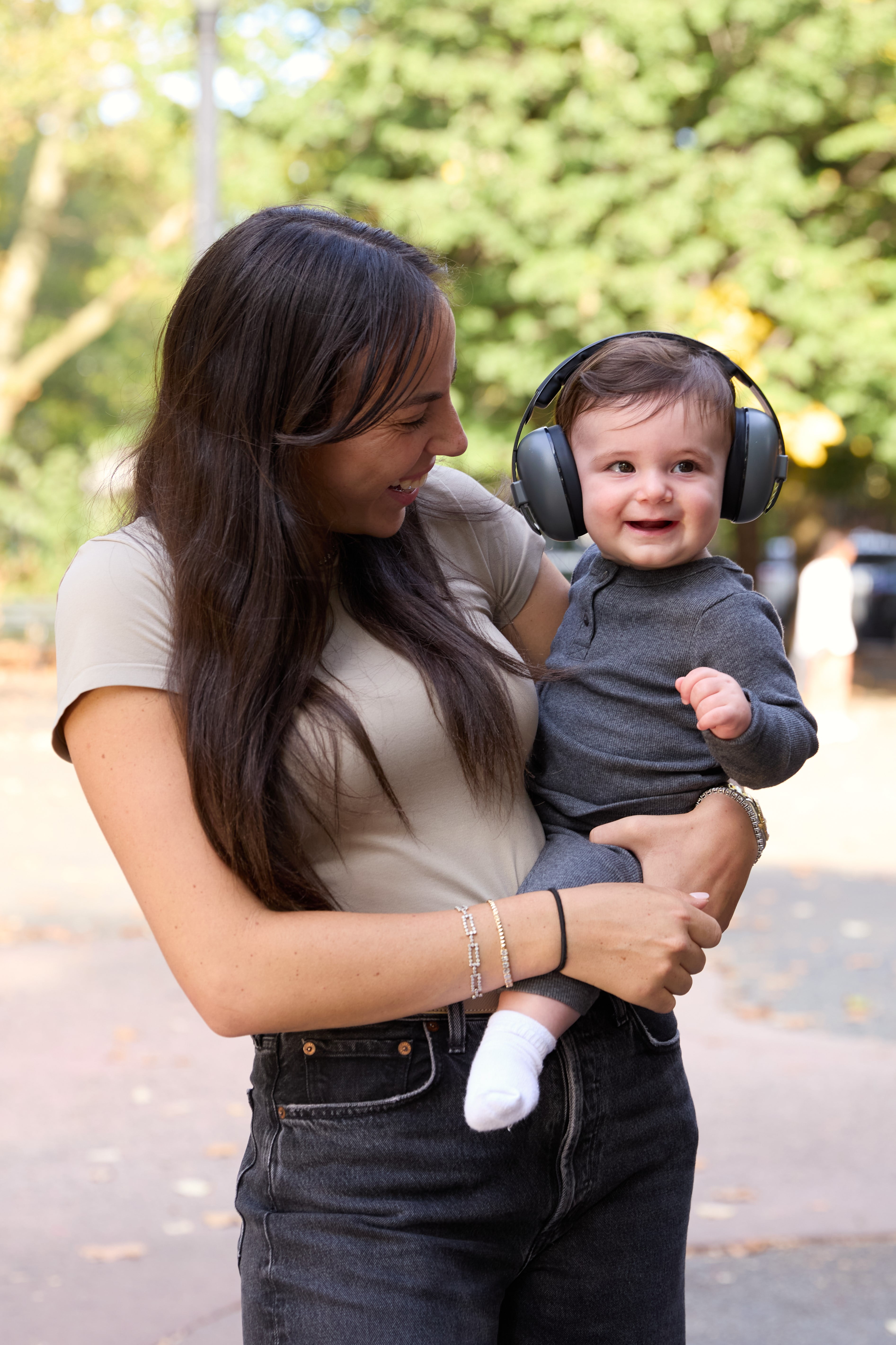 Safety 1st Noise Reducing Rating 22 Decibels Protection  Infant & Toddler Earmuffs, Space Gray