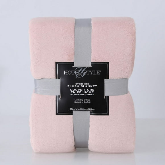 OVERSIZED PLUSH BLANKET