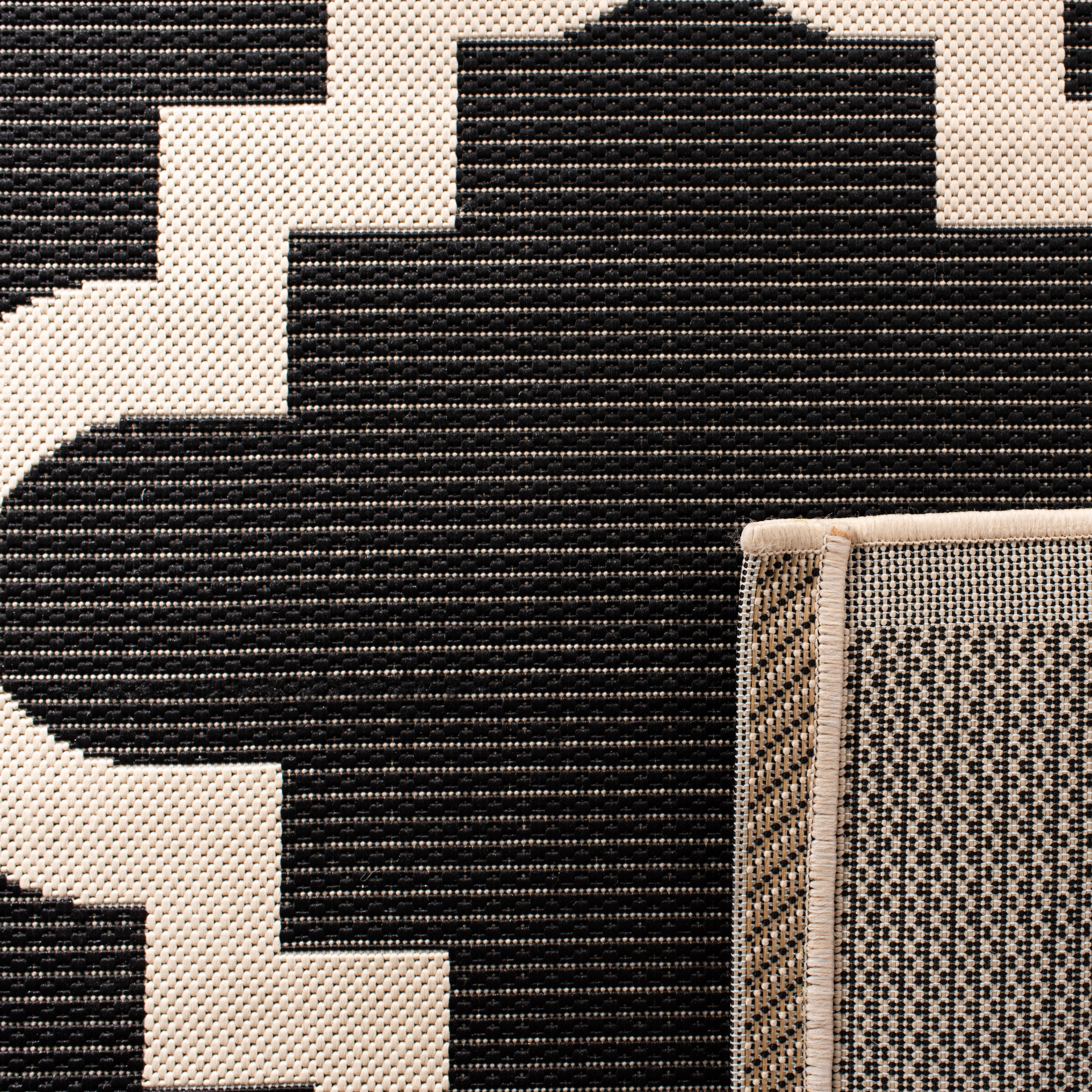 SAFAVIEH Courtyard Jaylee Geometric Indoor/Outdoor Area Rug, Black/Beige, 4' x 5'7"