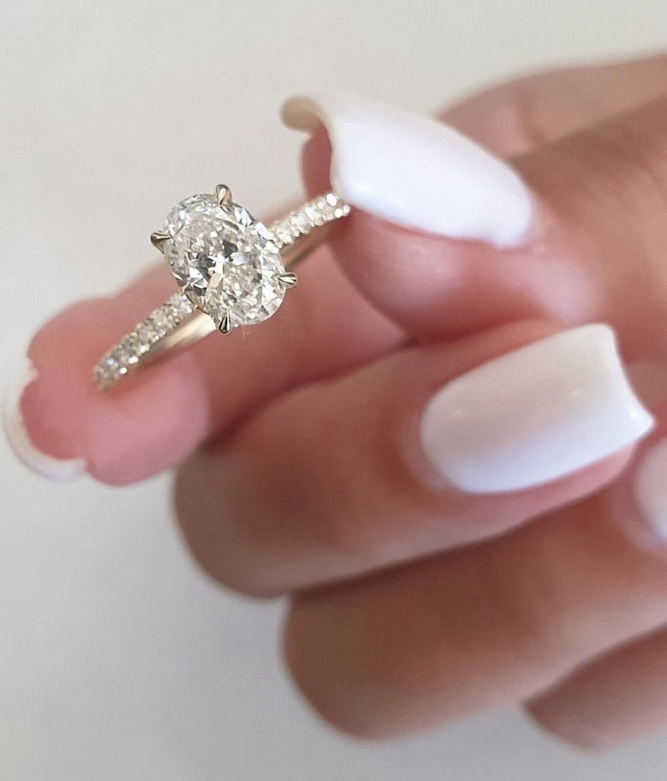 solitaire jewels 1.5CT Oval Moissanit Hidden Halo Engagement Ring For Women, 18K Yellow Gold