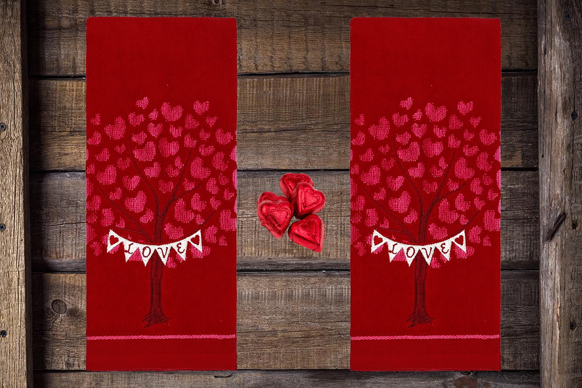 Celebrate  Valentine Bath Hand Towels Red Tree of Love Hearts Bathroom 2 Pieces