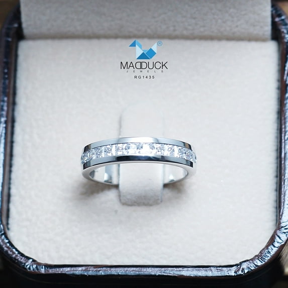 Princess Cubic Zirconia / Sterling Silver 925 Ring / Rhodium plated Nickel-Free / MadDuckJewels RG1435 / Thailand Jewelry