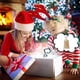 thumbnail image 5 of Bolsas para dulces navideños (paquete de 50) | Bolsas de plástico para refrigerios navideños, recuerdos de fiesta y regalos | Bolsas rojas, blancas, verdes y transparentes, 5 of 6