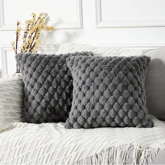 HAPPINESS Fundas de Almohada Decorativas Navideñas de Piel Sintética de Felpa Difusa Gris de 20x20, Súper Suaves y Acogedoras (2 Unidades)