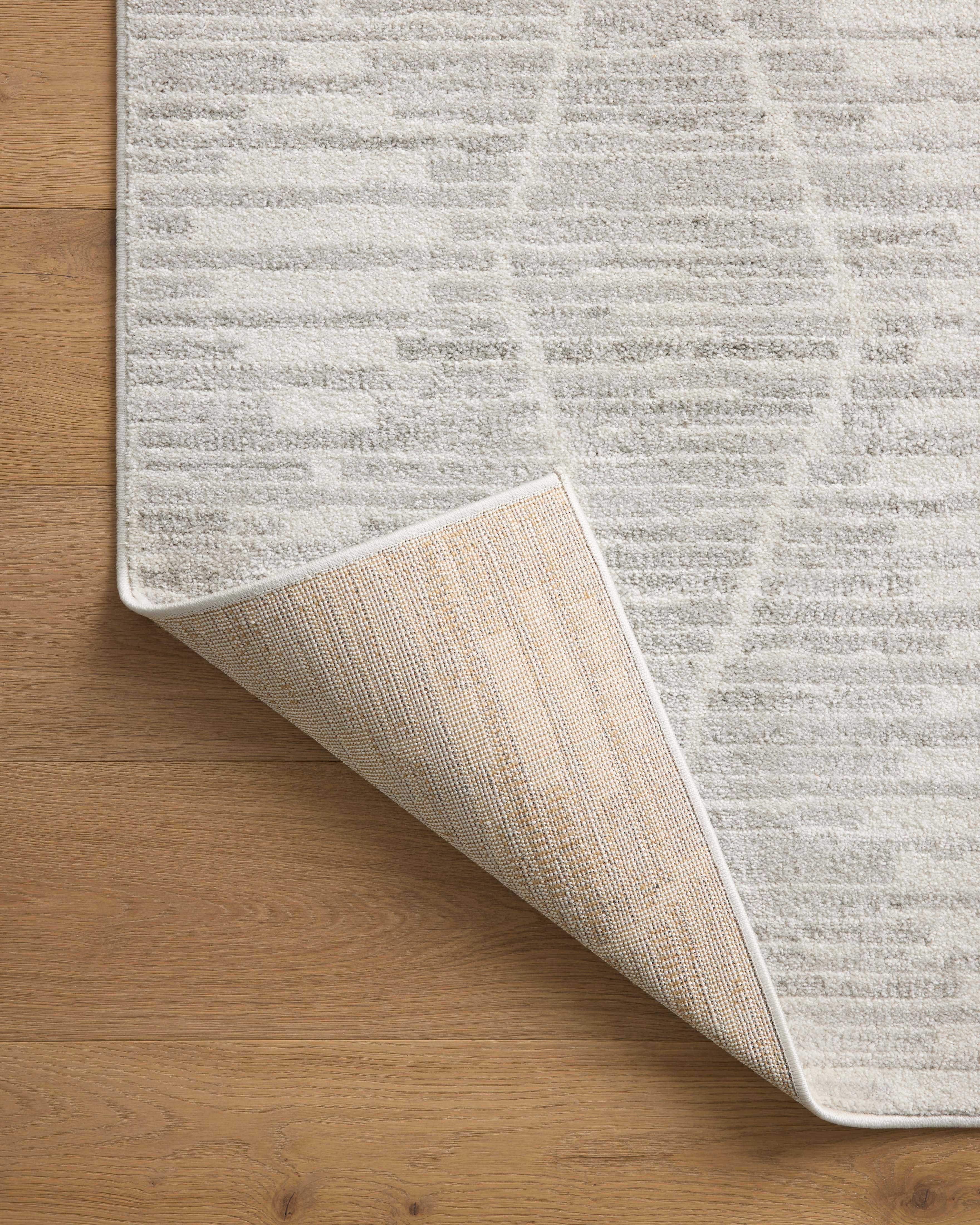 Loloi Kamala Ivory / Silver 4'-0" x 6'-0" Accent Rug