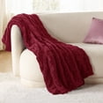 thumbnail image 2 of Manta de forro polar rojo Blanket Bedsure, 127 x 178 cm, suave y acogedora, 2 of 8