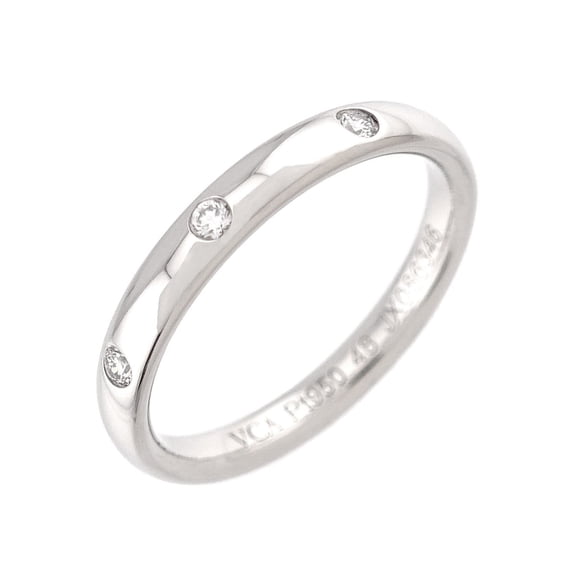 Pre-Owned Van Cleef & Arpels Tendrement Etoile #48 Diamond Ring, Platinum.