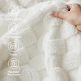 thumbnail image 4 of Manta Bedsure GentleSoft Talle Full Blanco de Forro Polar 210x230 cm, 4 of 8