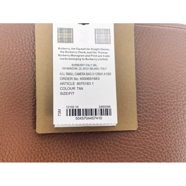 送料関税込★Burberry★TBロゴ レザー カメラバッグ★ベージュ Burberry Tan Leather Small Camera TB Logo Crossbody Bag