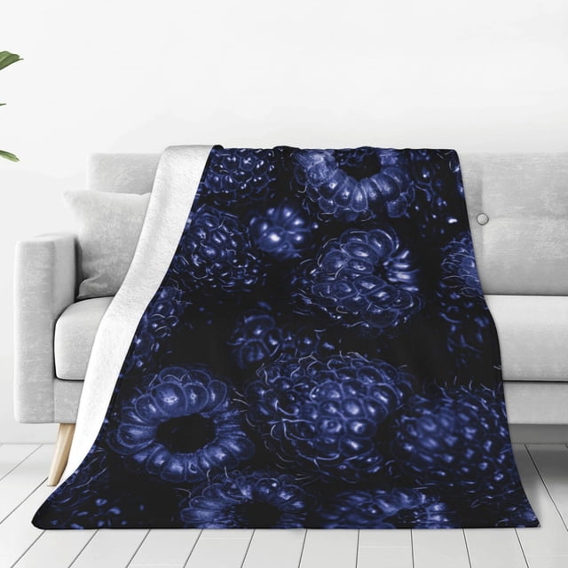 Balery Blue-Purple Raspberries Manta de Felpa Suave y Acogedora – Cobija de Franela Aterciopelada para Cama, Lavable y Cálida para Sofá, Mascotas, Transpirable-80"x60"