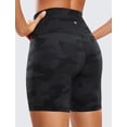 thumbnail image 5 of Shorts CRZ YOGA ButterLuxe tiro alto 6" camuflaje gris oscuro, 5 of 5